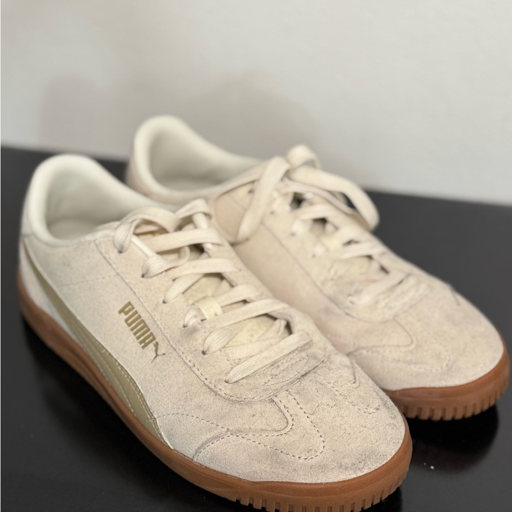 Puma Cream snd Gold Suede Sneakers - Picture 2 of 7